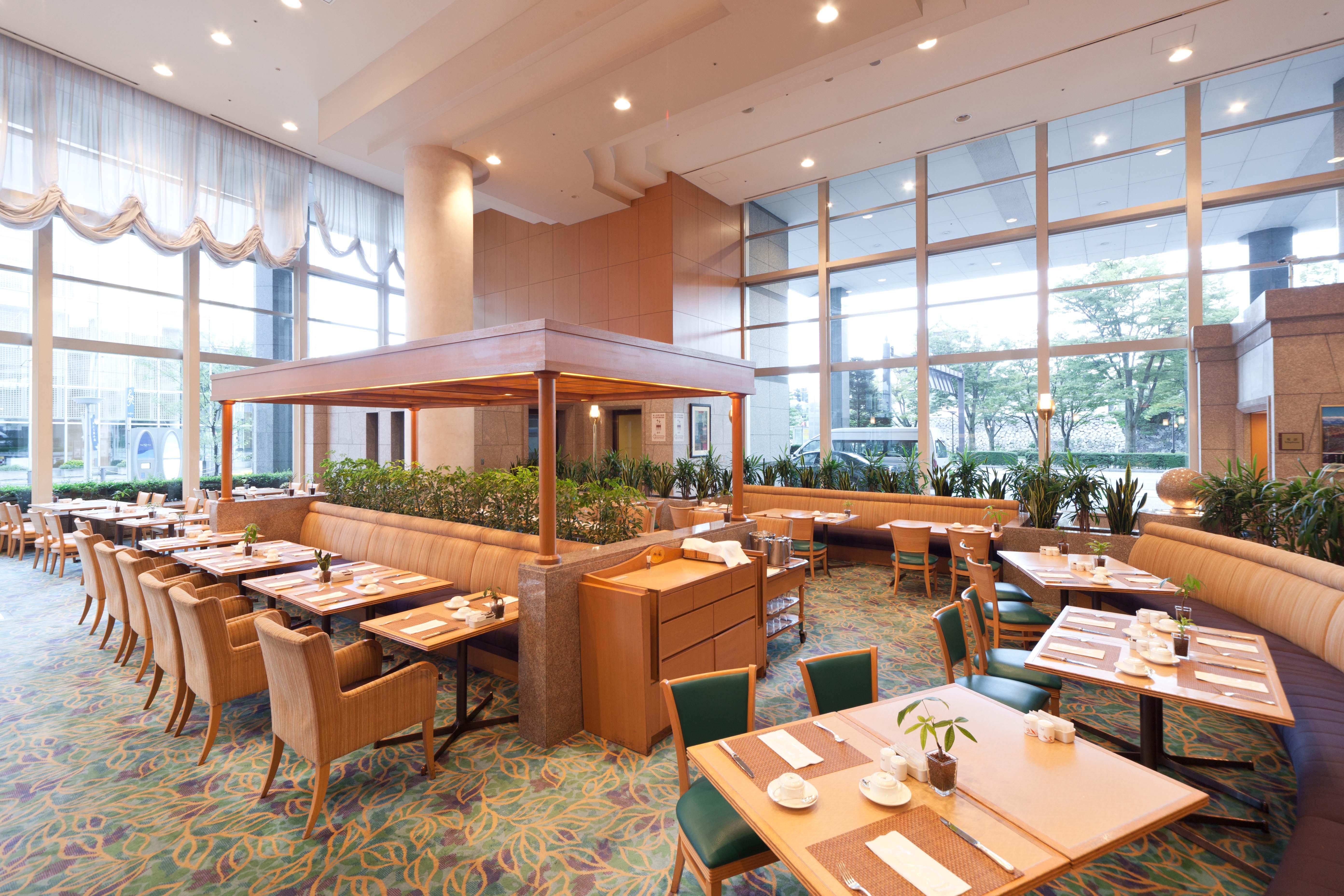 Hotel Ana Crowne Plaza Toyama By Ihg Extérieur photo