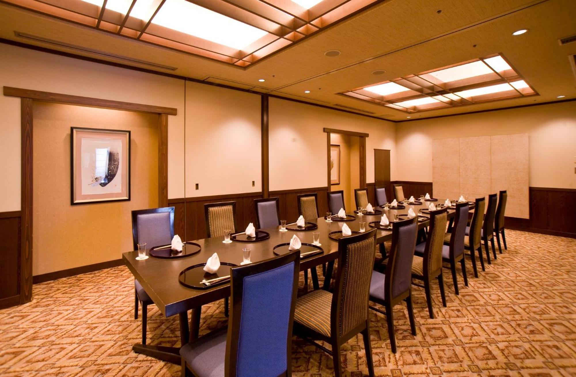 Hotel Ana Crowne Plaza Toyama By Ihg Extérieur photo