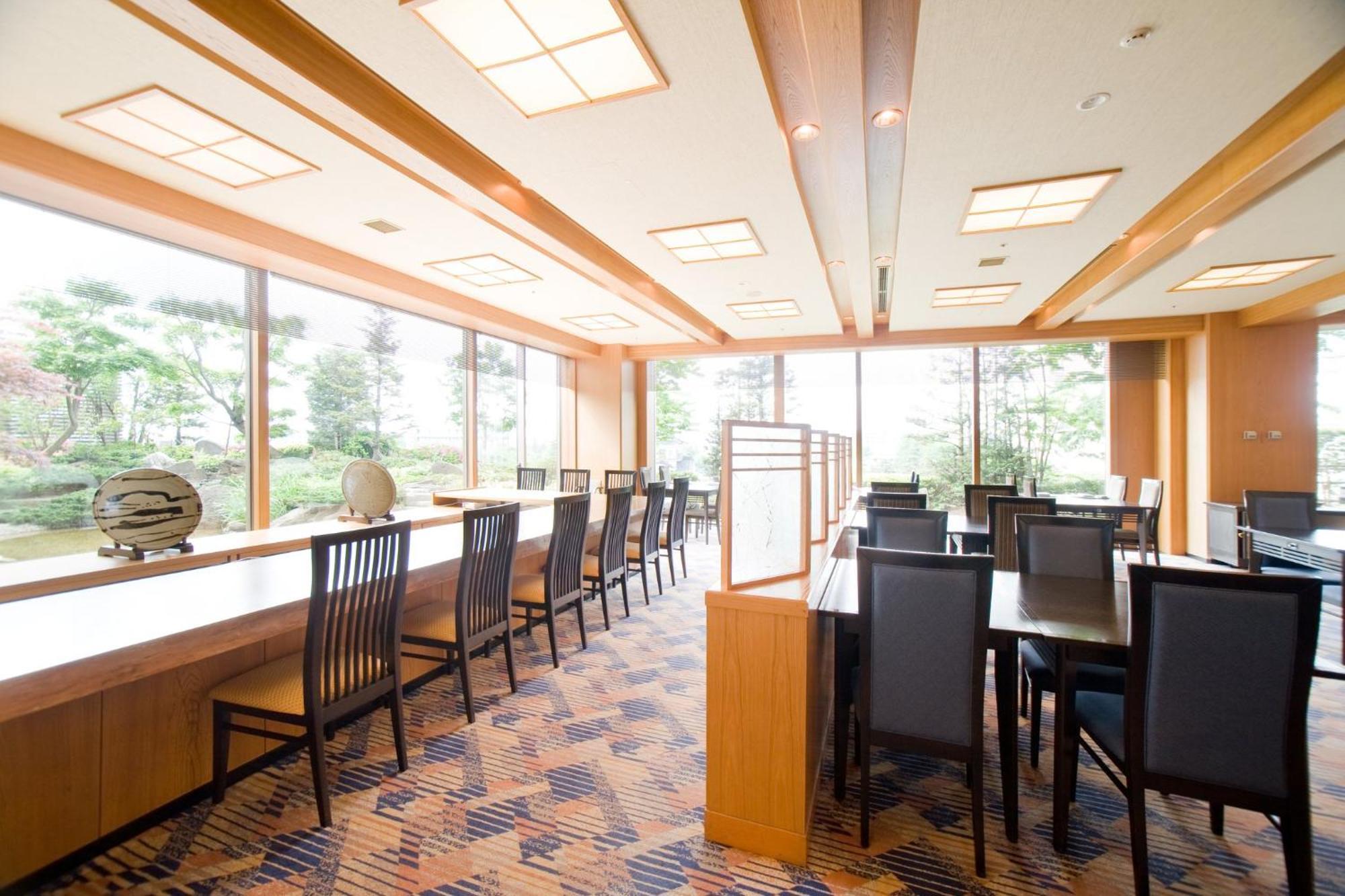 Hotel Ana Crowne Plaza Toyama By Ihg Extérieur photo