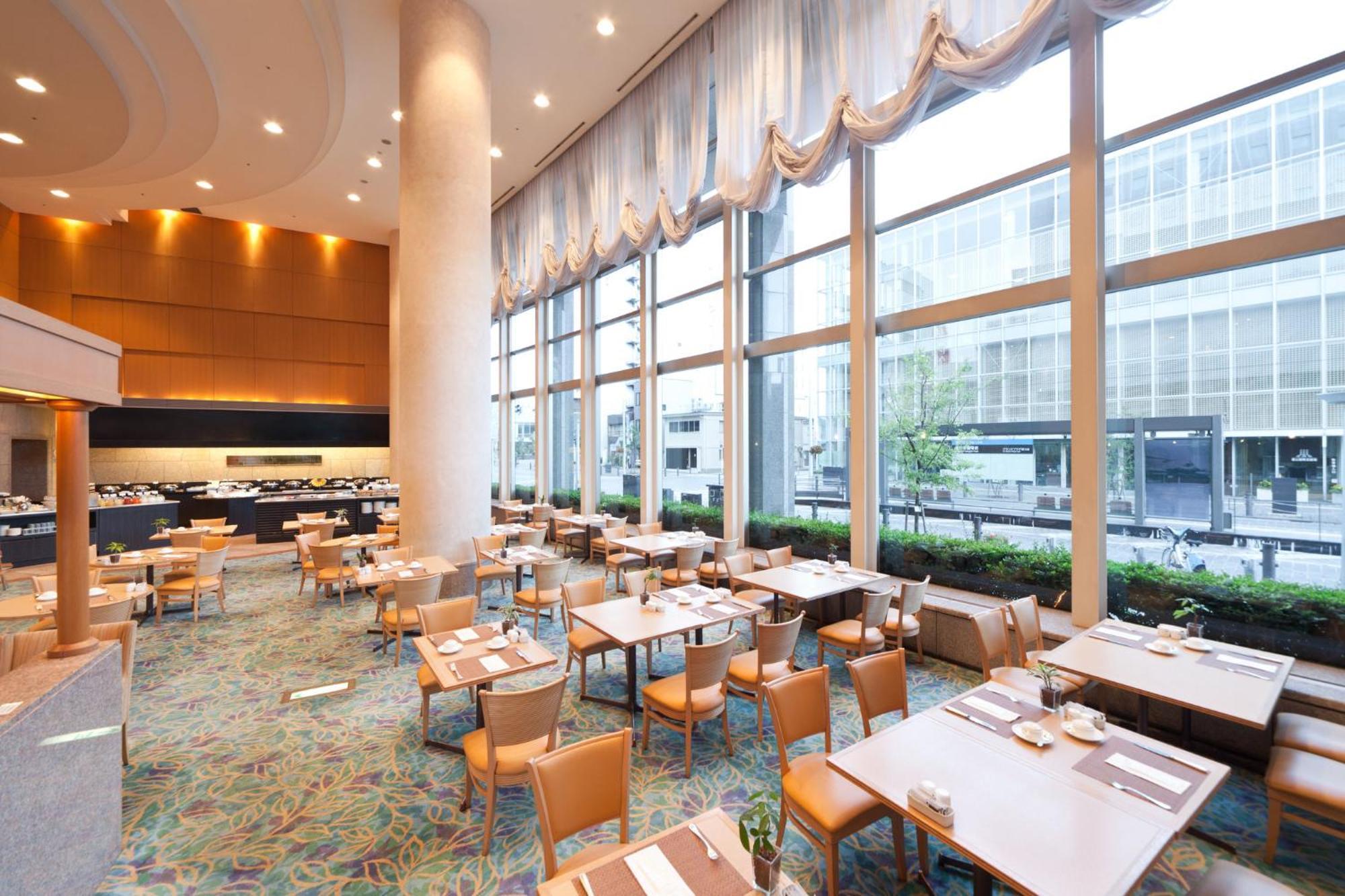 Hotel Ana Crowne Plaza Toyama By Ihg Extérieur photo