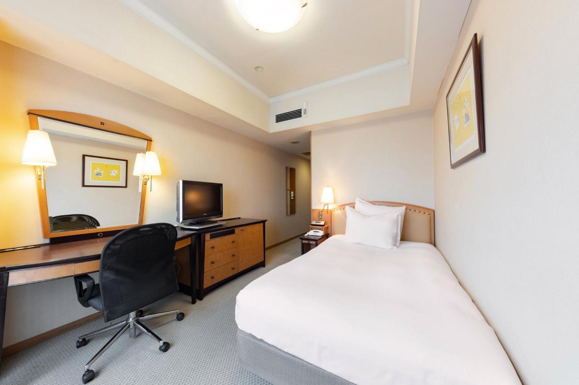 Hotel Ana Crowne Plaza Toyama By Ihg Extérieur photo